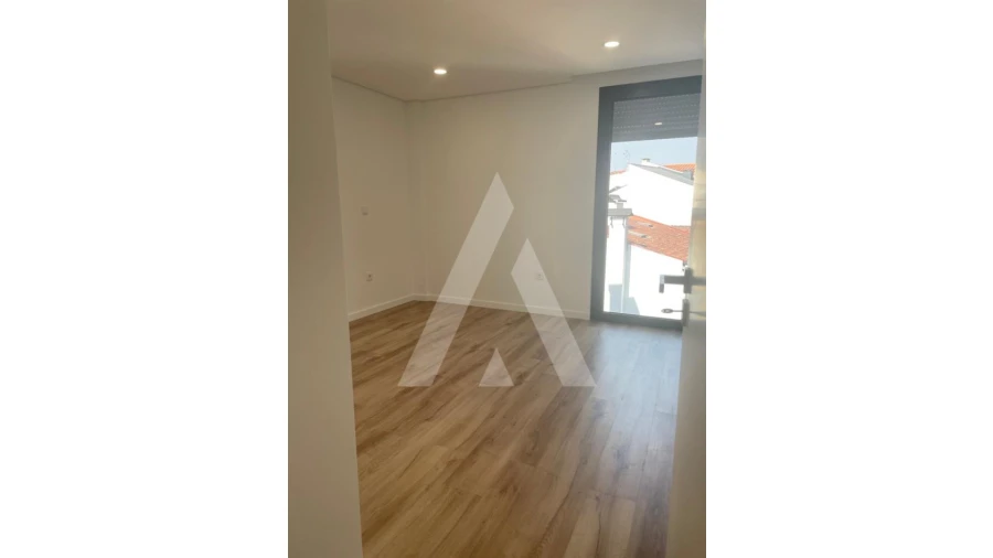 Apartamento T4 para Venda em Viseu Foto 15