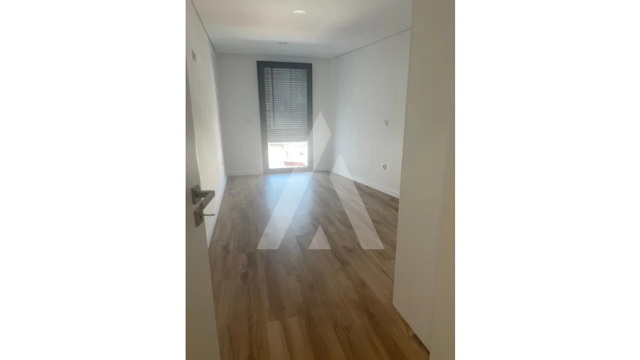 Apartamento T4 para Venda em Viseu Foto 17