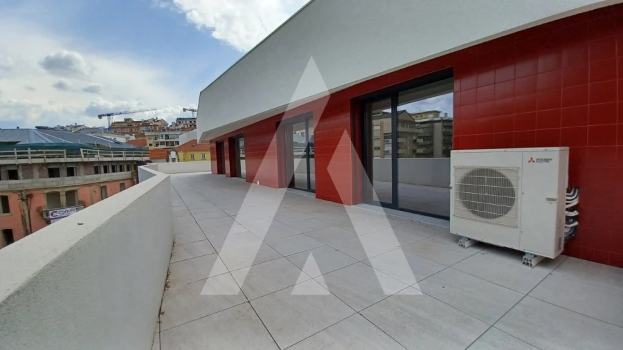 Apartamento T4 para Venda em Viseu Foto 2