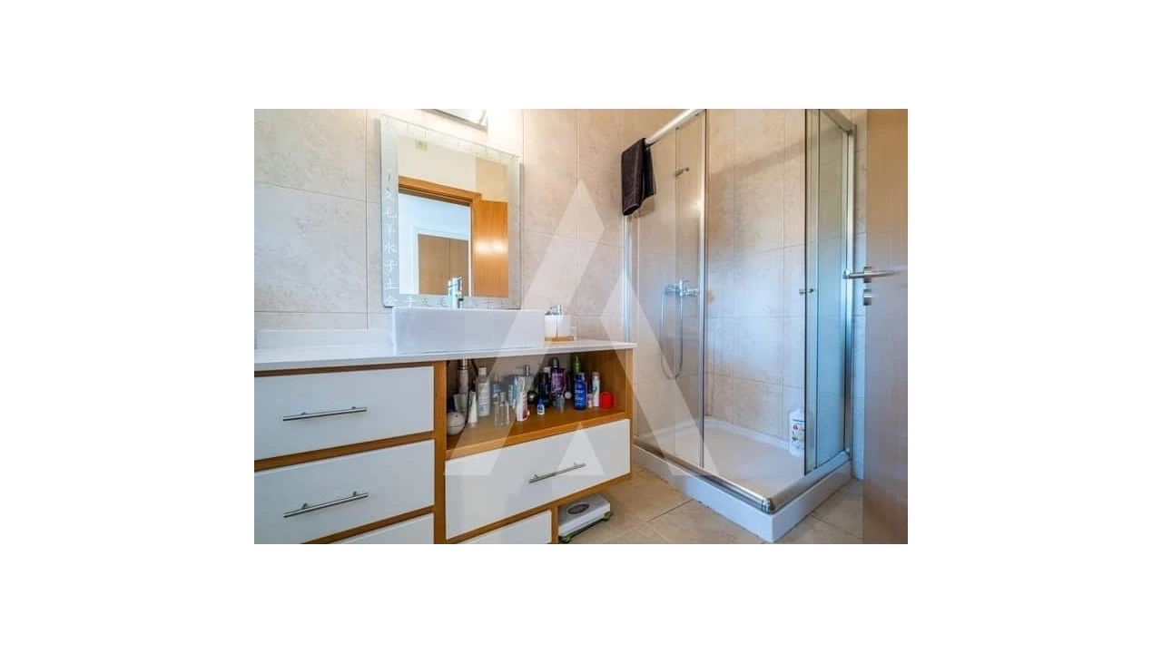 Moradia T3 para Venda em Fragosela Foto 17