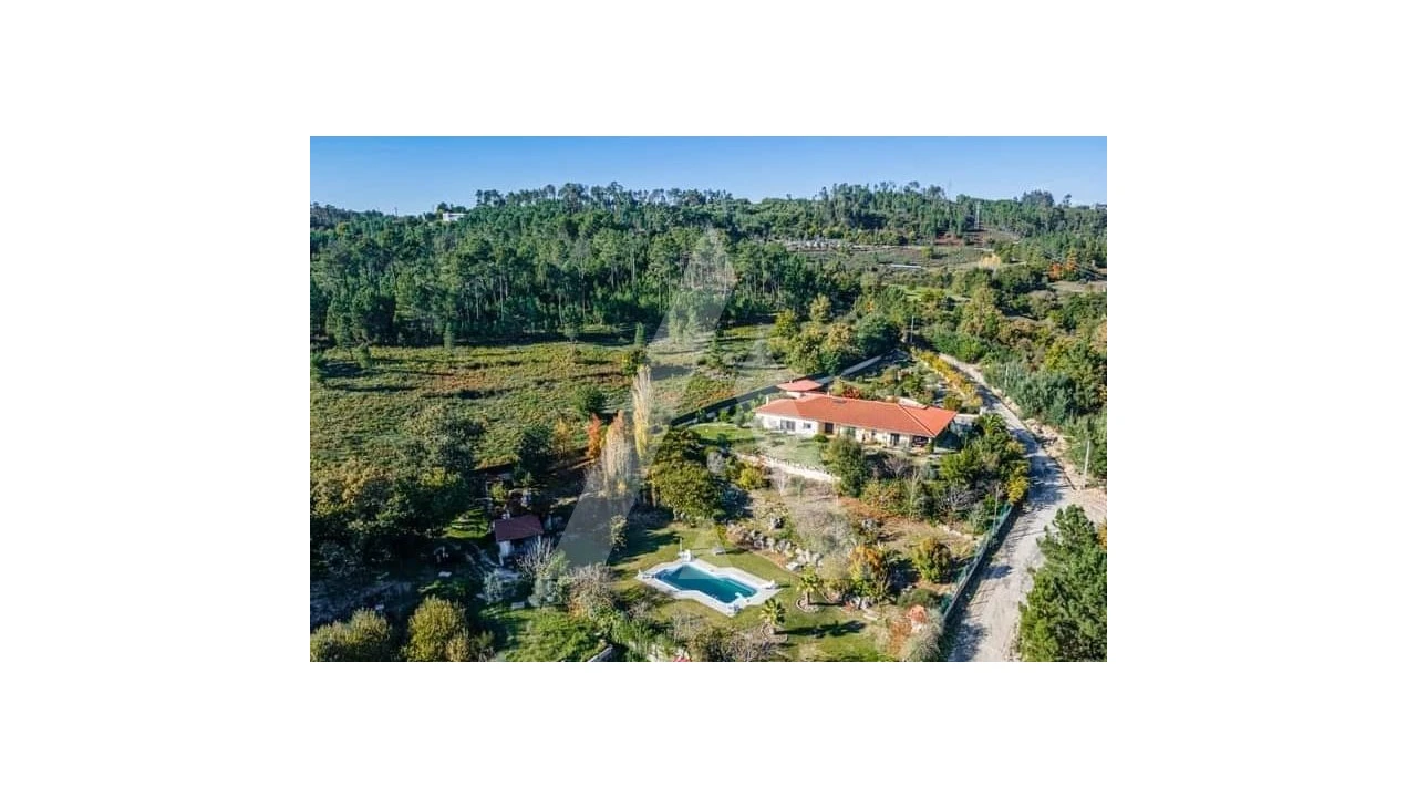 Moradia T3 para Venda em Fragosela Foto 25