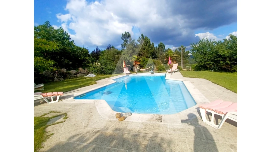 Moradia T3 para Venda em Fragosela Foto 3