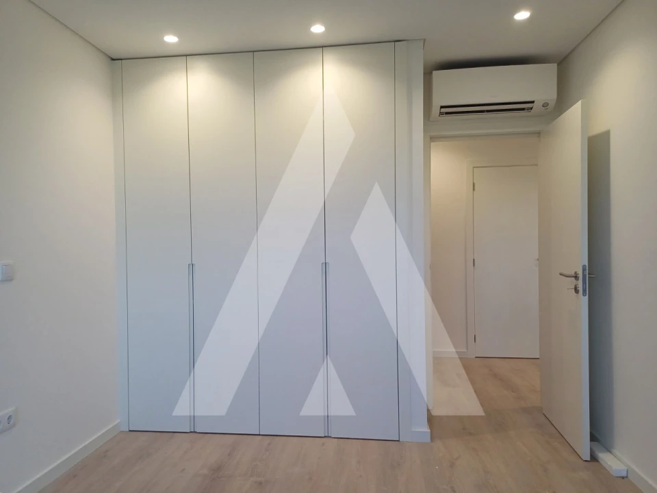Apartamento T2 para Venda em Repeses e São Salvador Foto 17