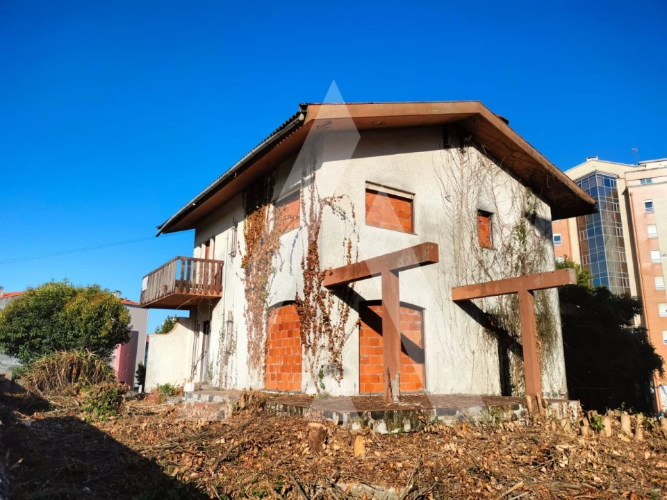 Moradia T4 para Venda em Albergaria-A-Velha e Valmaior Foto 1