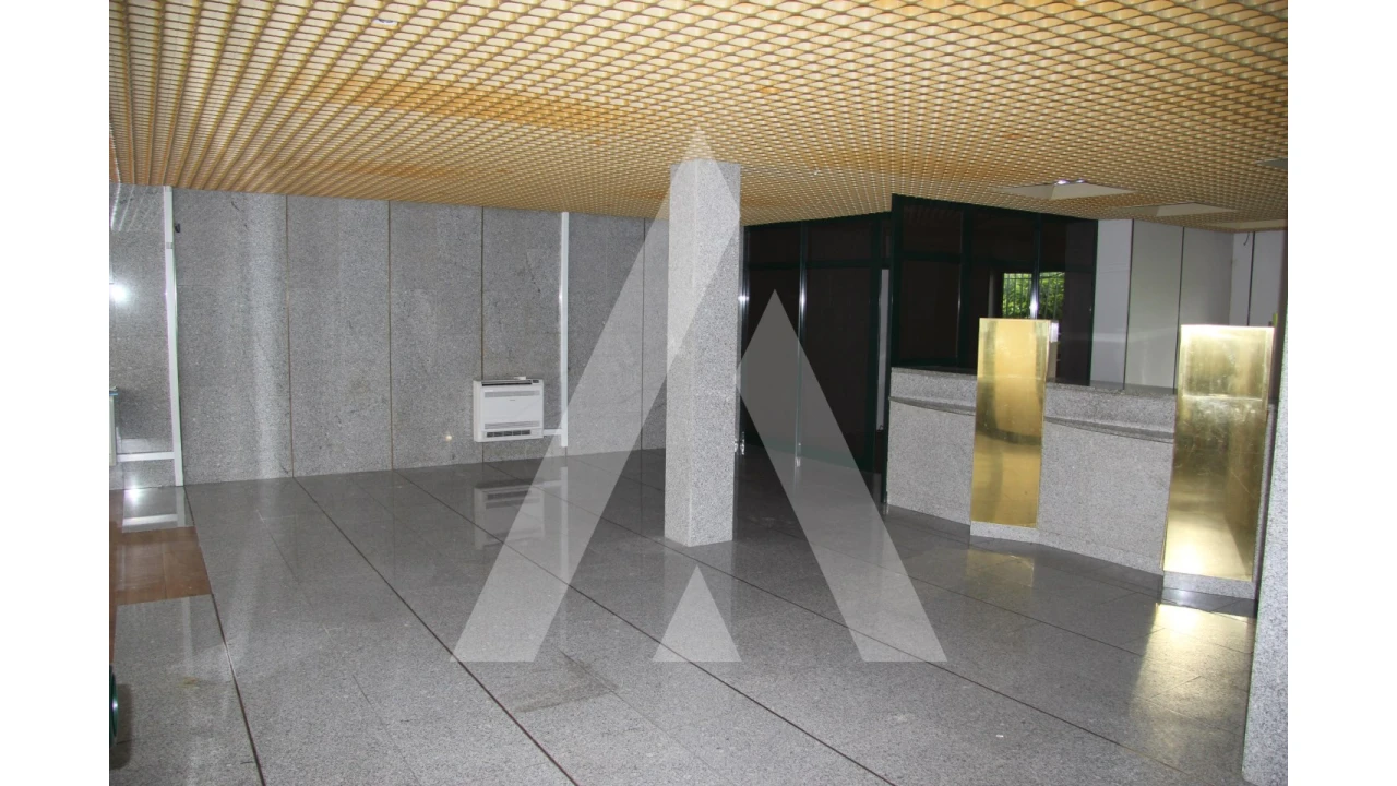 Loja para Venda em Freixo de Espada a Cinta e Mazouco Foto 1