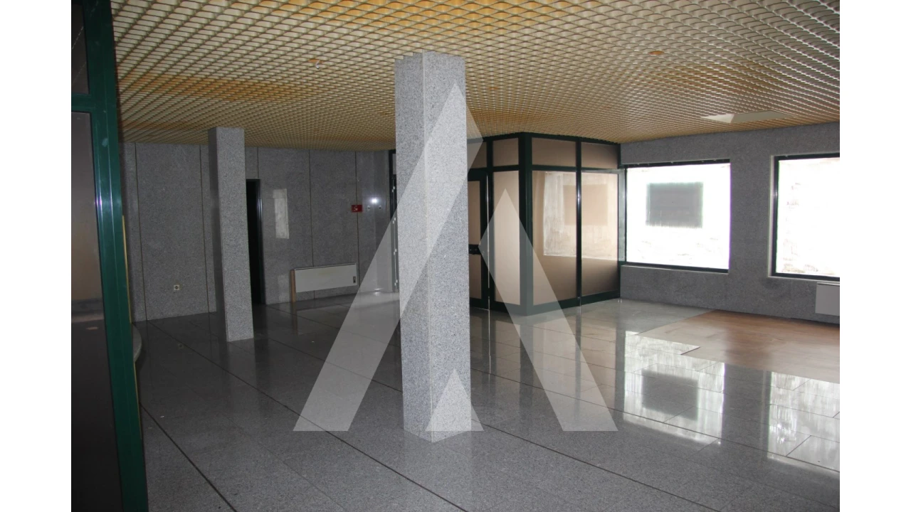 Loja para Venda em Freixo de Espada a Cinta e Mazouco Foto 3