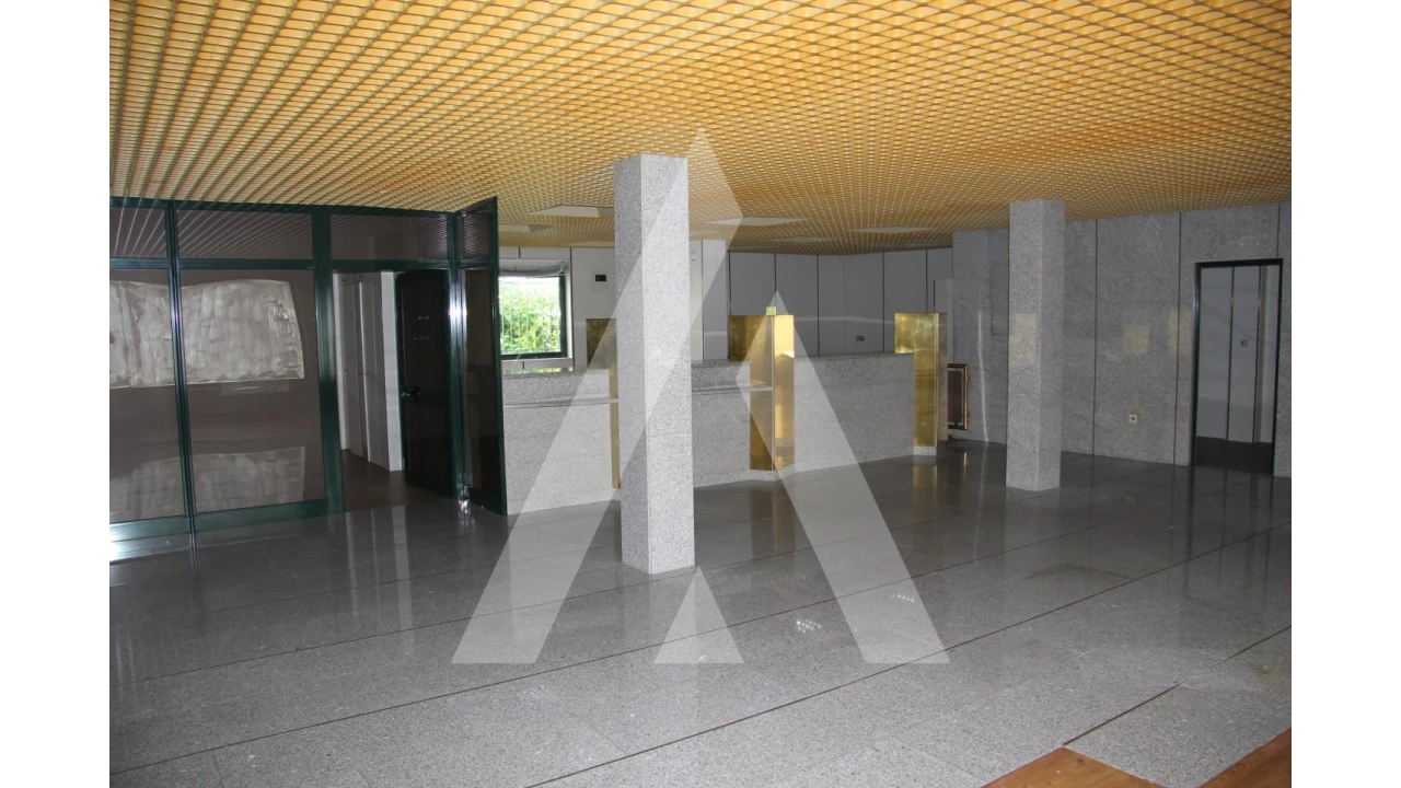 Loja para Venda em Freixo de Espada a Cinta e Mazouco Foto 8