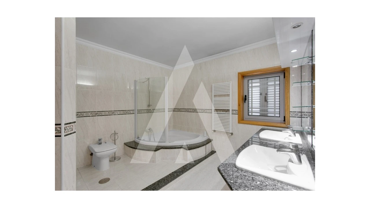 Moradia T4 para Venda em Albergaria-A-Velha e Valmaior Foto 8