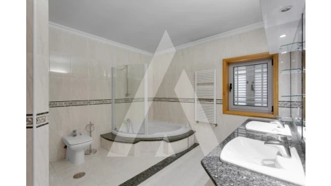 Moradia T4 para Venda em Albergaria-A-Velha e Valmaior