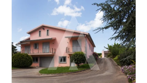 Moradia T4 para Venda em Albergaria-A-Velha e Valmaior