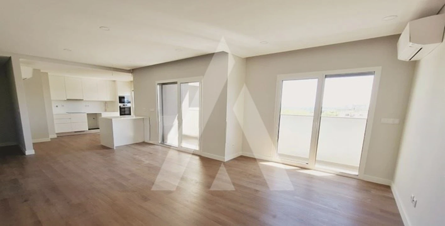 Apartamento T4 para Venda em Viseu Foto 4