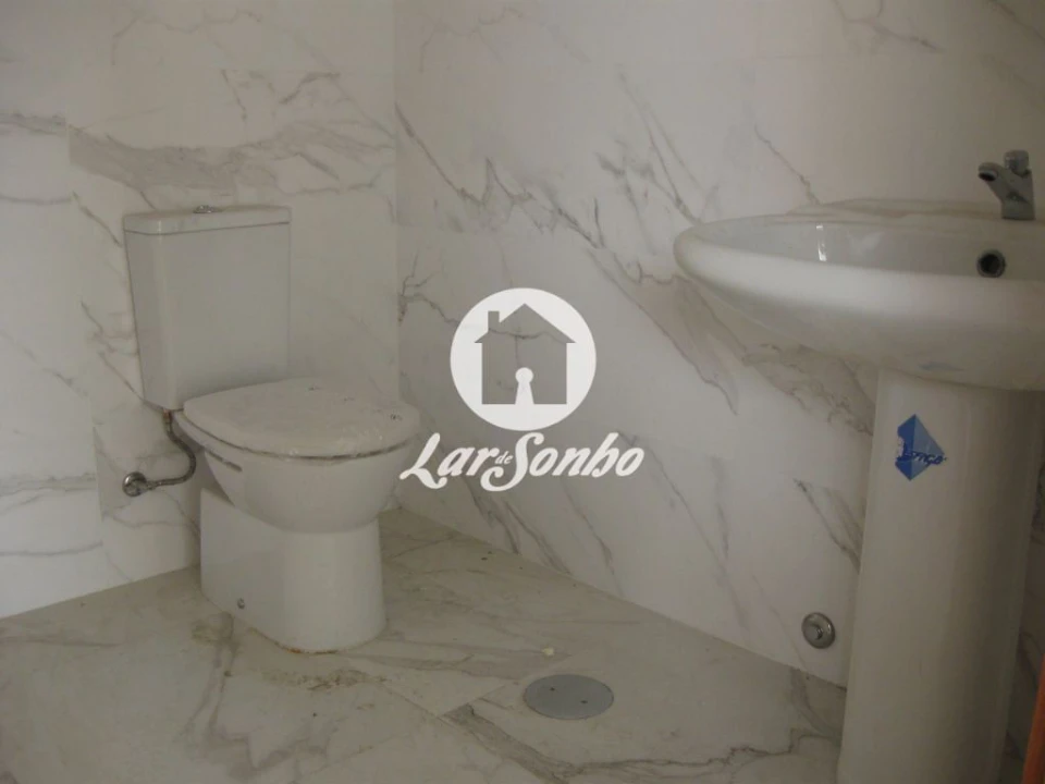 Loja para Arrendamento em Esmoriz Foto 7