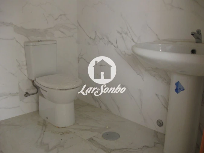 Loja para Arrendamento em Esmoriz Foto 7