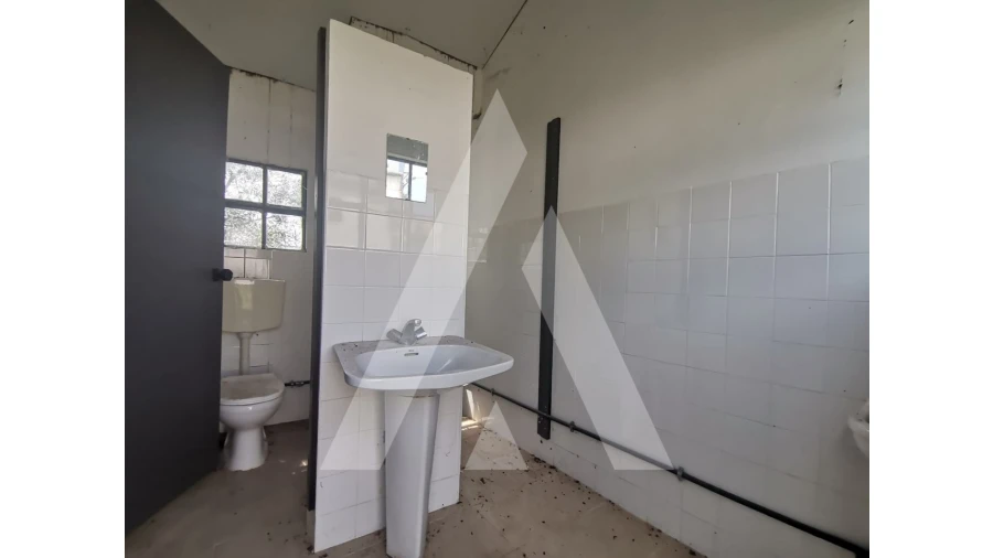 Armazém para Venda em Macinhata do Vouga Foto 16