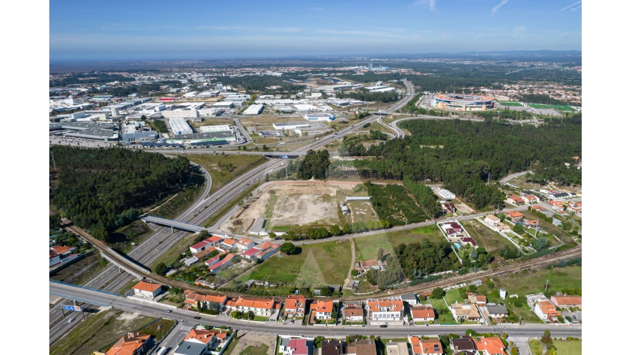 Terreno para Venda em Eixo e Eirol Foto 3