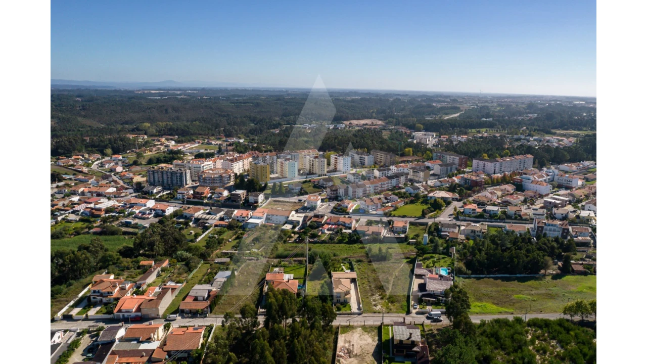 Terreno para Venda em Eixo e Eirol Foto 11