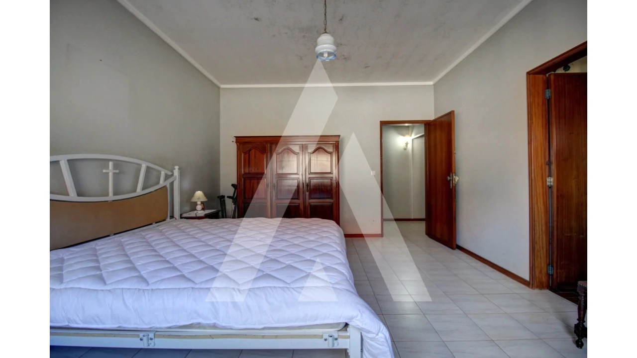 Moradia T6 para Venda em Fermentelos Foto 7