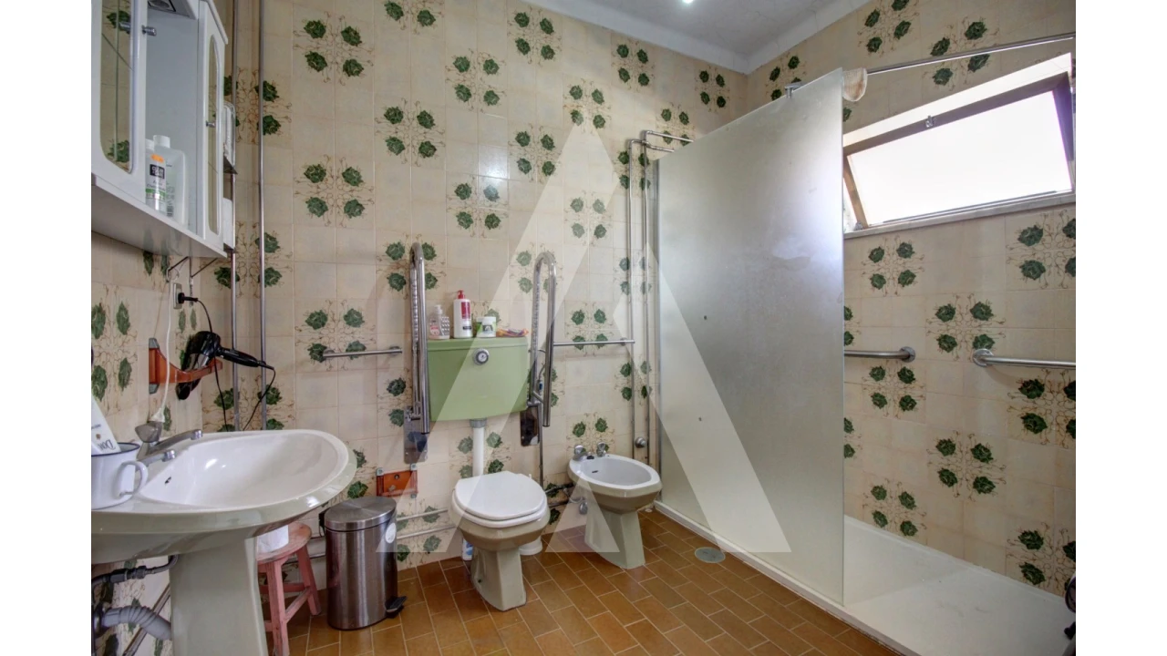 Moradia T6 para Venda em Fermentelos Foto 10