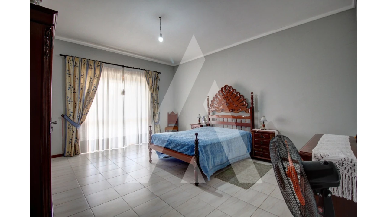 Moradia T6 para Venda em Fermentelos Foto 16