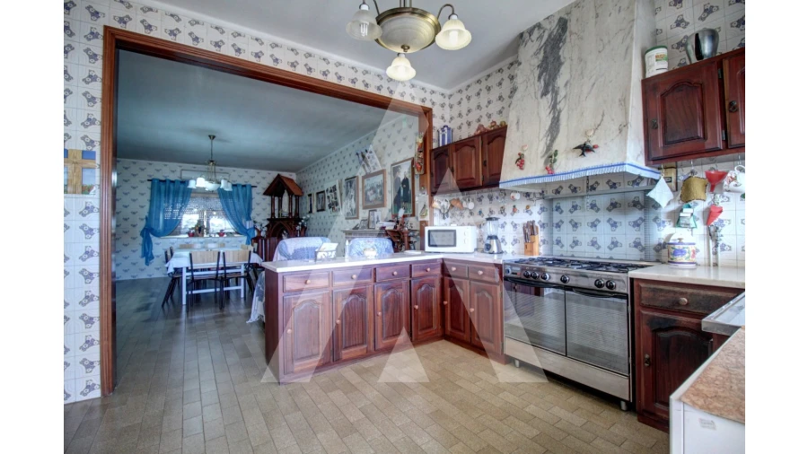 Moradia T6 para Venda em Fermentelos Foto 5