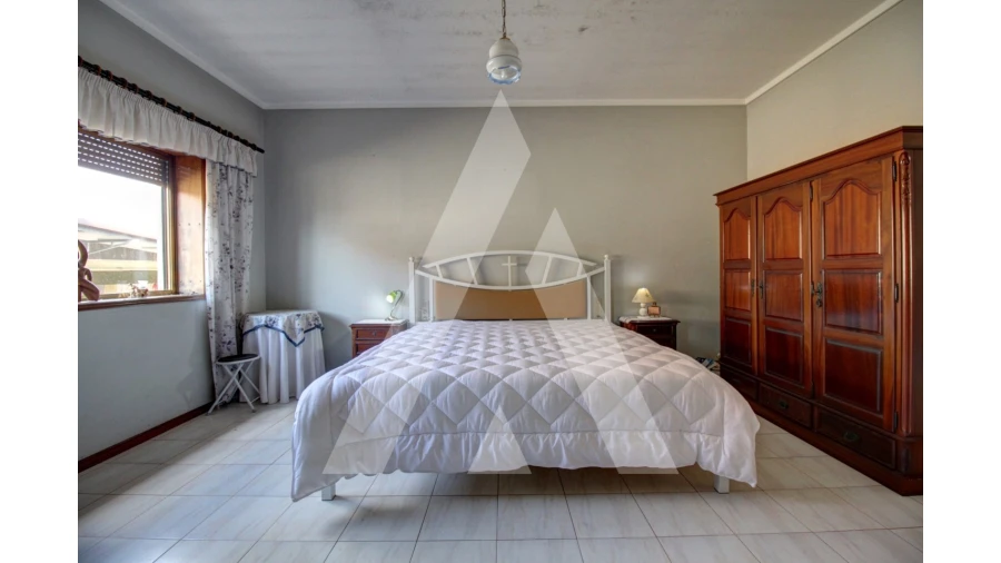 Moradia T6 para Venda em Fermentelos Foto 9