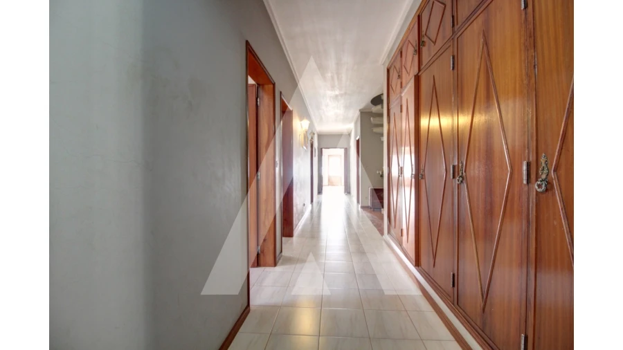 Moradia T6 para Venda em Fermentelos Foto 11