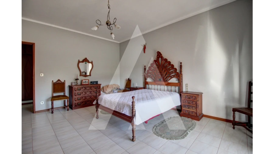 Moradia T6 para Venda em Fermentelos Foto 15