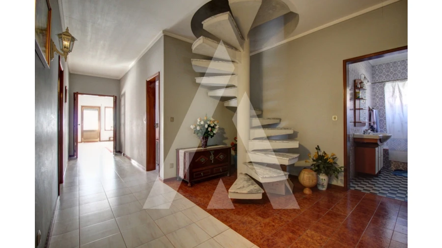 Moradia T6 para Venda em Fermentelos Foto 12