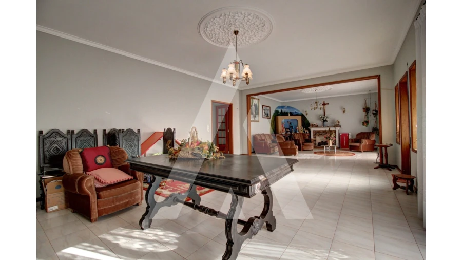 Moradia T6 para Venda em Fermentelos Foto 3