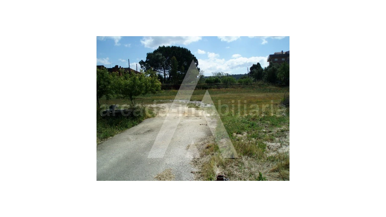 Terreno para Venda em Tamengos, Aguim e Óis do Bairro Foto 3