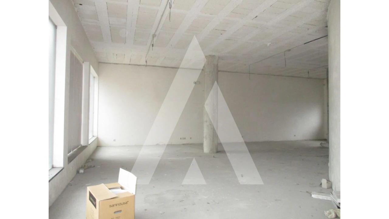 Loja para Arrendamento em Oliveira do Bairro Foto 1