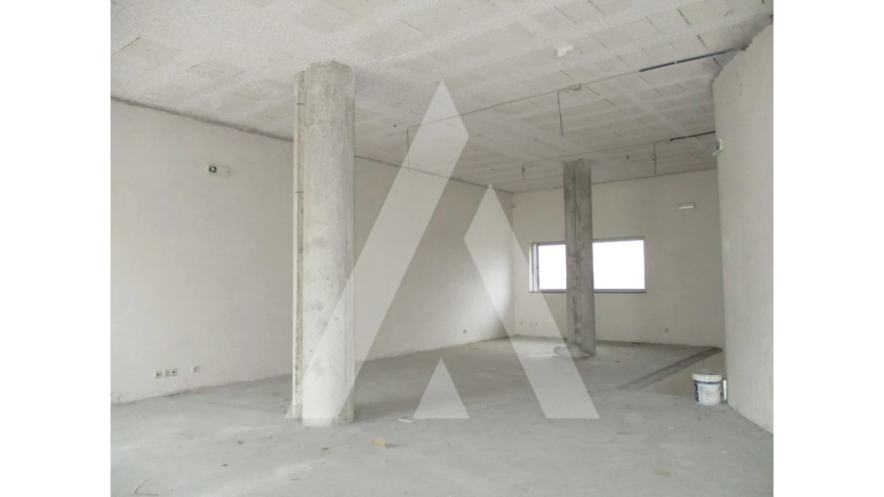 Loja para Arrendamento em Oliveira do Bairro Foto 2