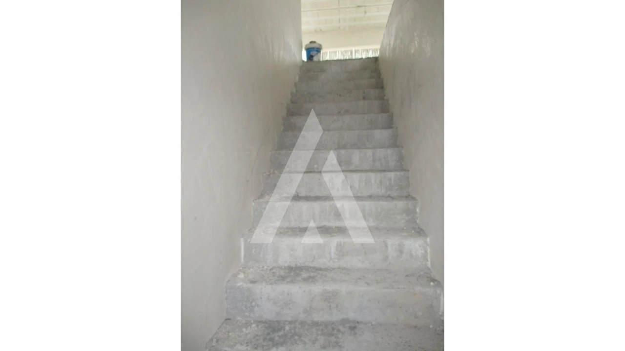 Loja para Arrendamento em Oliveira do Bairro Foto 5