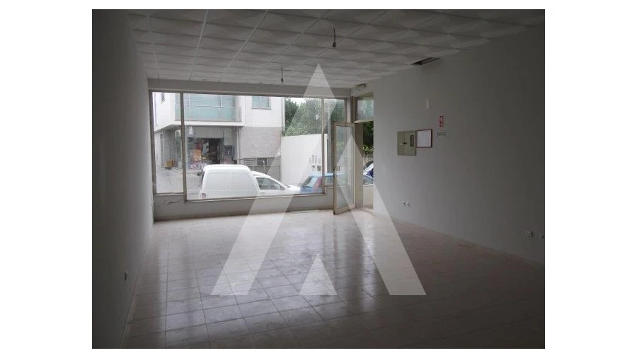 Loja para Venda em Trofa, Segadães e Lamas do Vouga Foto 1