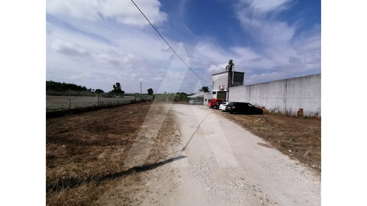 Armazém para Venda em Vilarinho do Bairro Foto 2