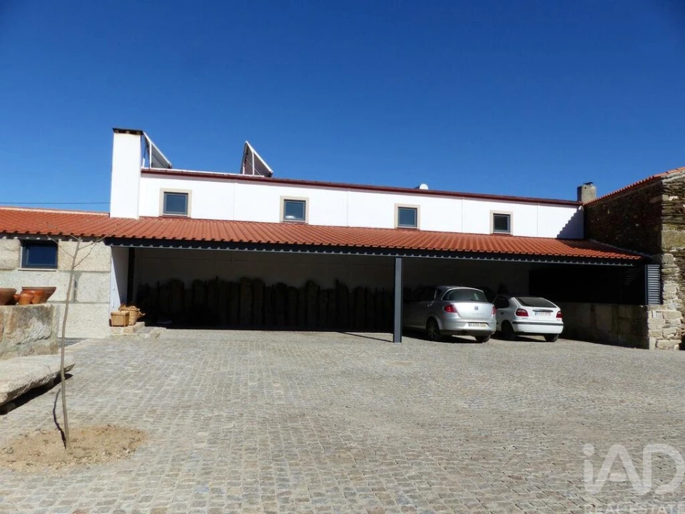 Moradia T9 para Venda em Figueira de Castelo Rodrigo Foto 9