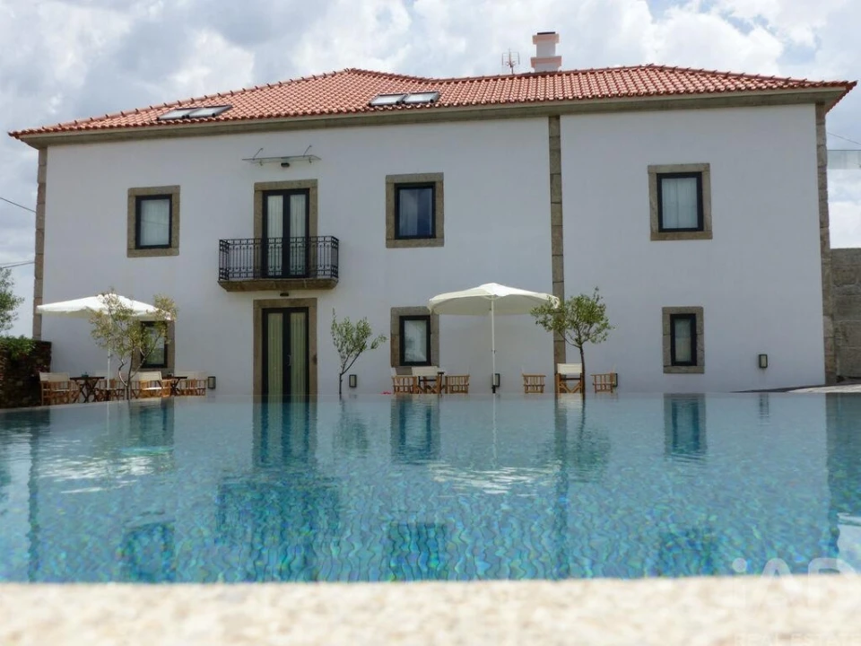 Moradia T9 para Venda em Figueira de Castelo Rodrigo Foto 1