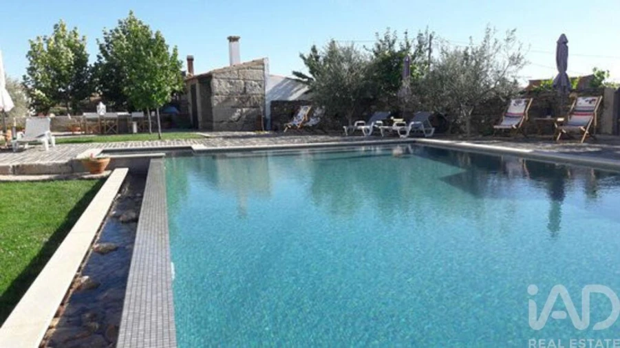 Moradia T9 para Venda em Figueira de Castelo Rodrigo Foto 5