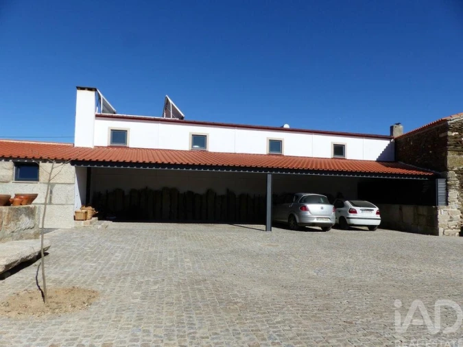 Moradia T9 para Venda em Figueira de Castelo Rodrigo Foto 9