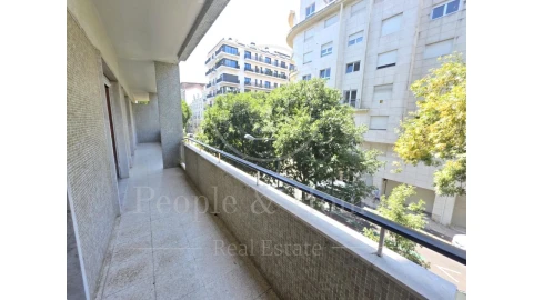 Apartamento T4 para Arrendamento em Avenidas Novas