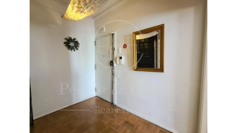 Apartamento T4 para Arrendamento em Avenidas Novas Foto 2