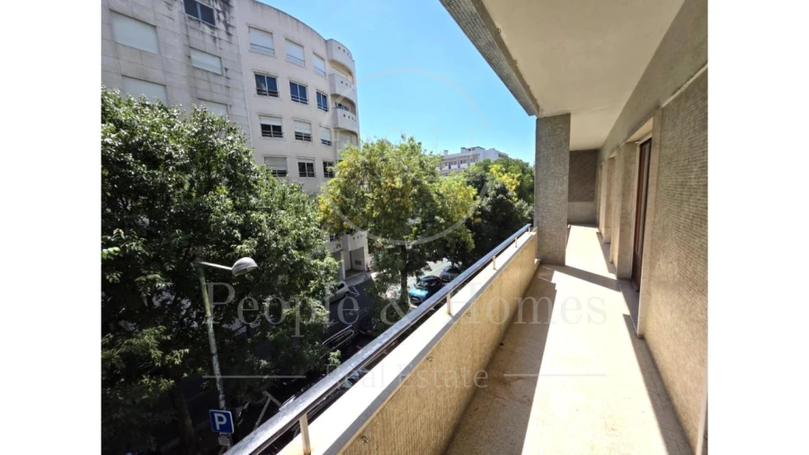 Apartamento T4 para Arrendamento em Avenidas Novas Foto 11