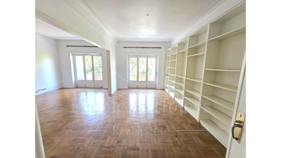 Apartamento T4 para Arrendamento em Avenidas Novas Foto 10