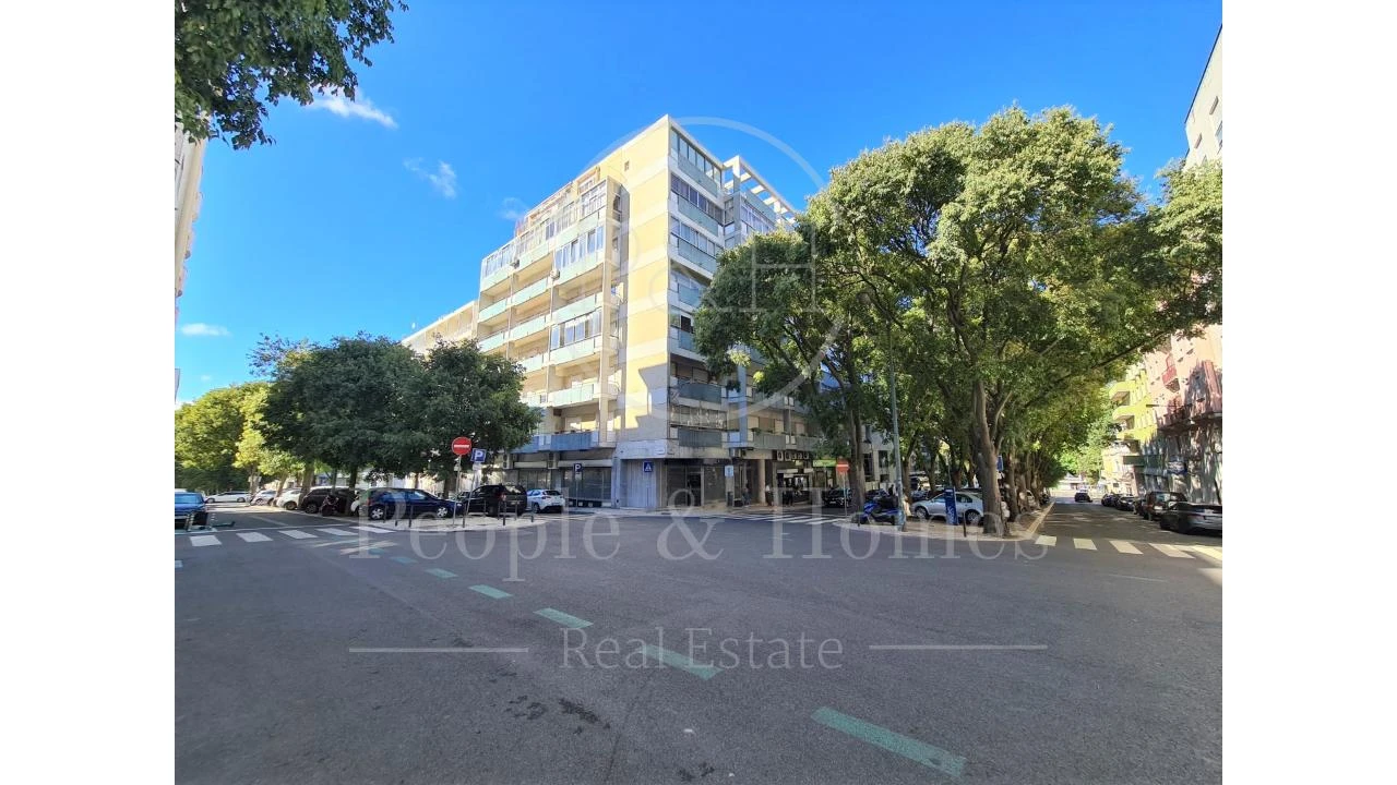 Apartamento T4 para Arrendamento em Avenidas Novas Foto 1