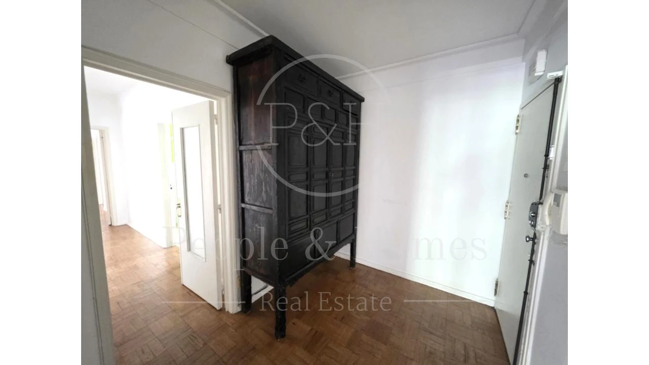 Apartamento T4 para Arrendamento em Avenidas Novas Foto 3