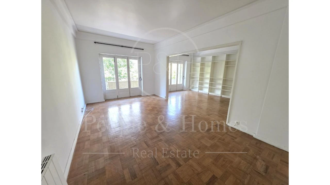 Apartamento T4 para Arrendamento em Avenidas Novas Foto 4