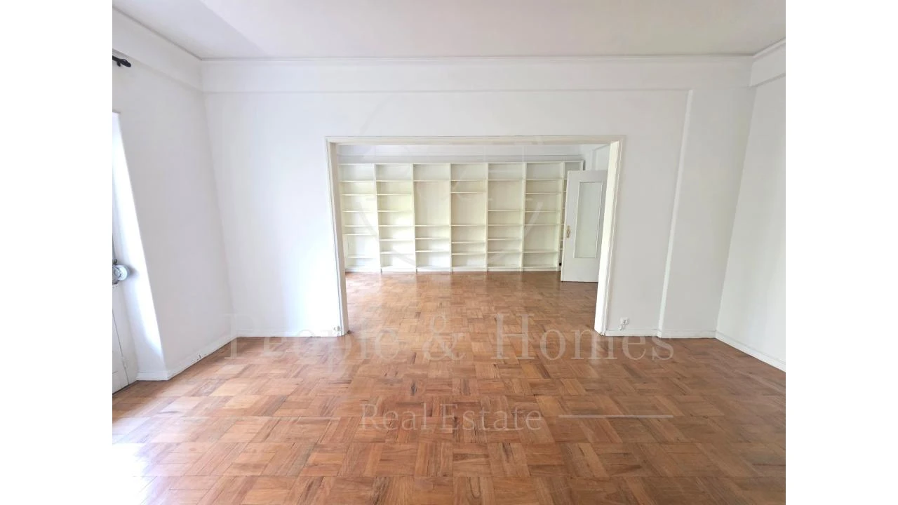 Apartamento T4 para Arrendamento em Avenidas Novas Foto 6