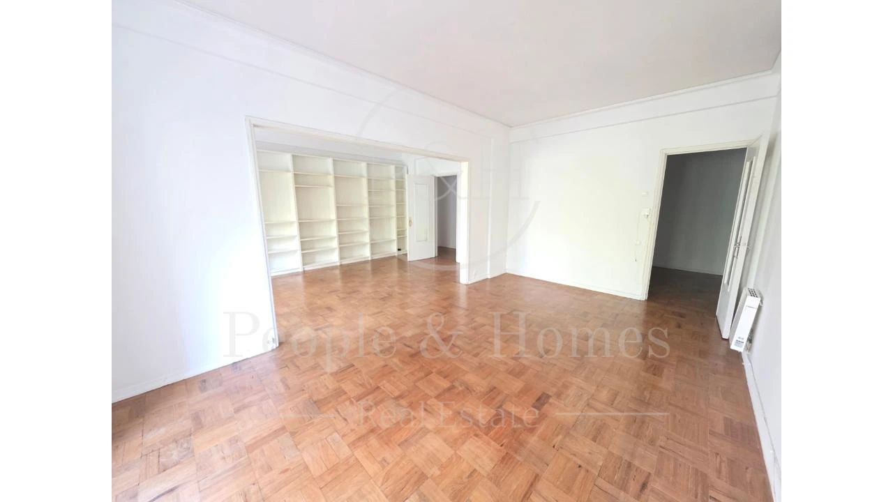 Apartamento T4 para Arrendamento em Avenidas Novas Foto 5