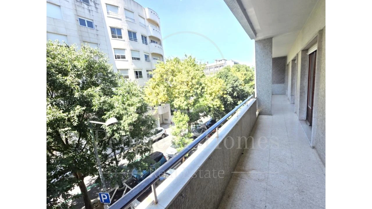 Apartamento T4 para Arrendamento em Avenidas Novas Foto 12