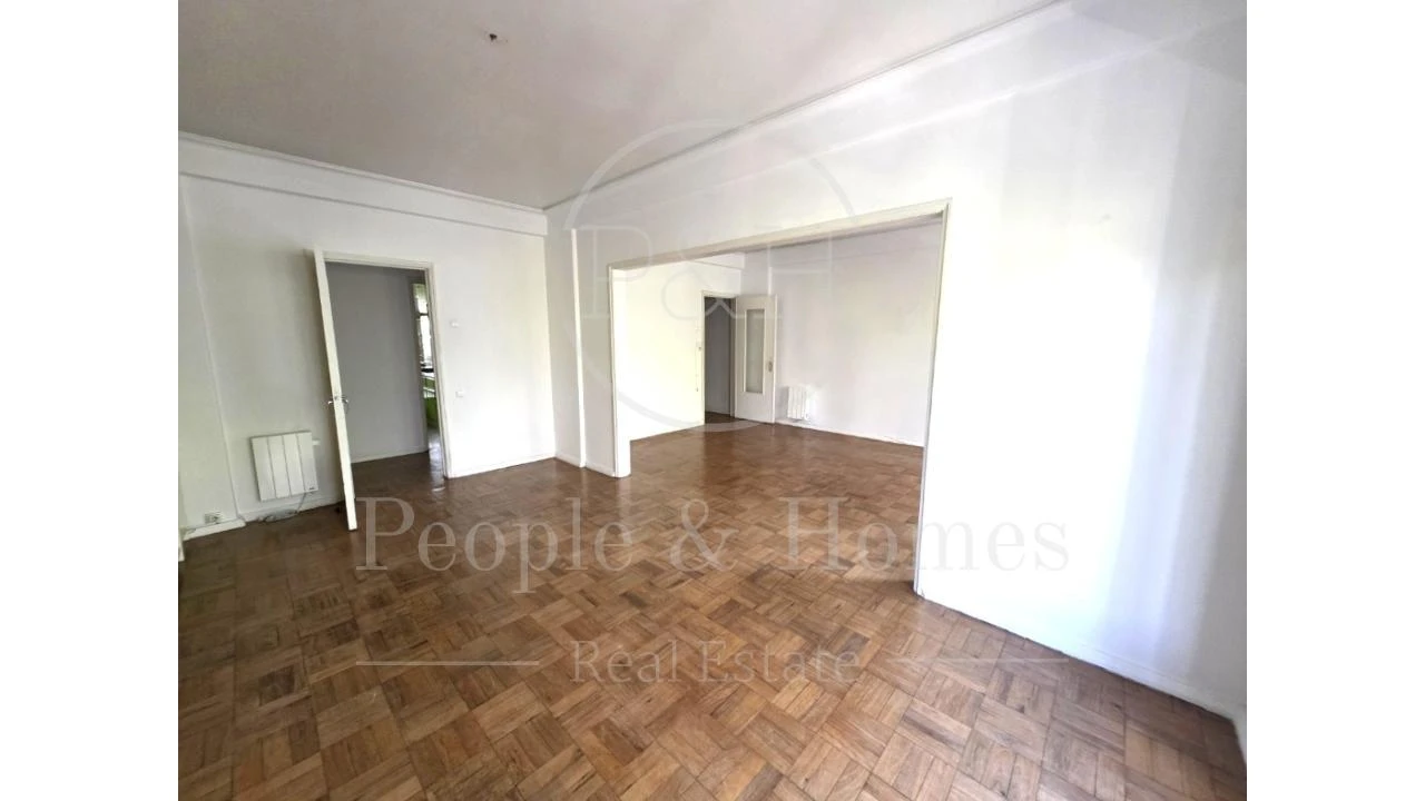 Apartamento T4 para Arrendamento em Avenidas Novas Foto 8